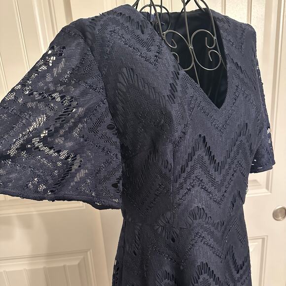 Donna Morgan - Size 4 - Blue lace dress - Picture 8 of 9